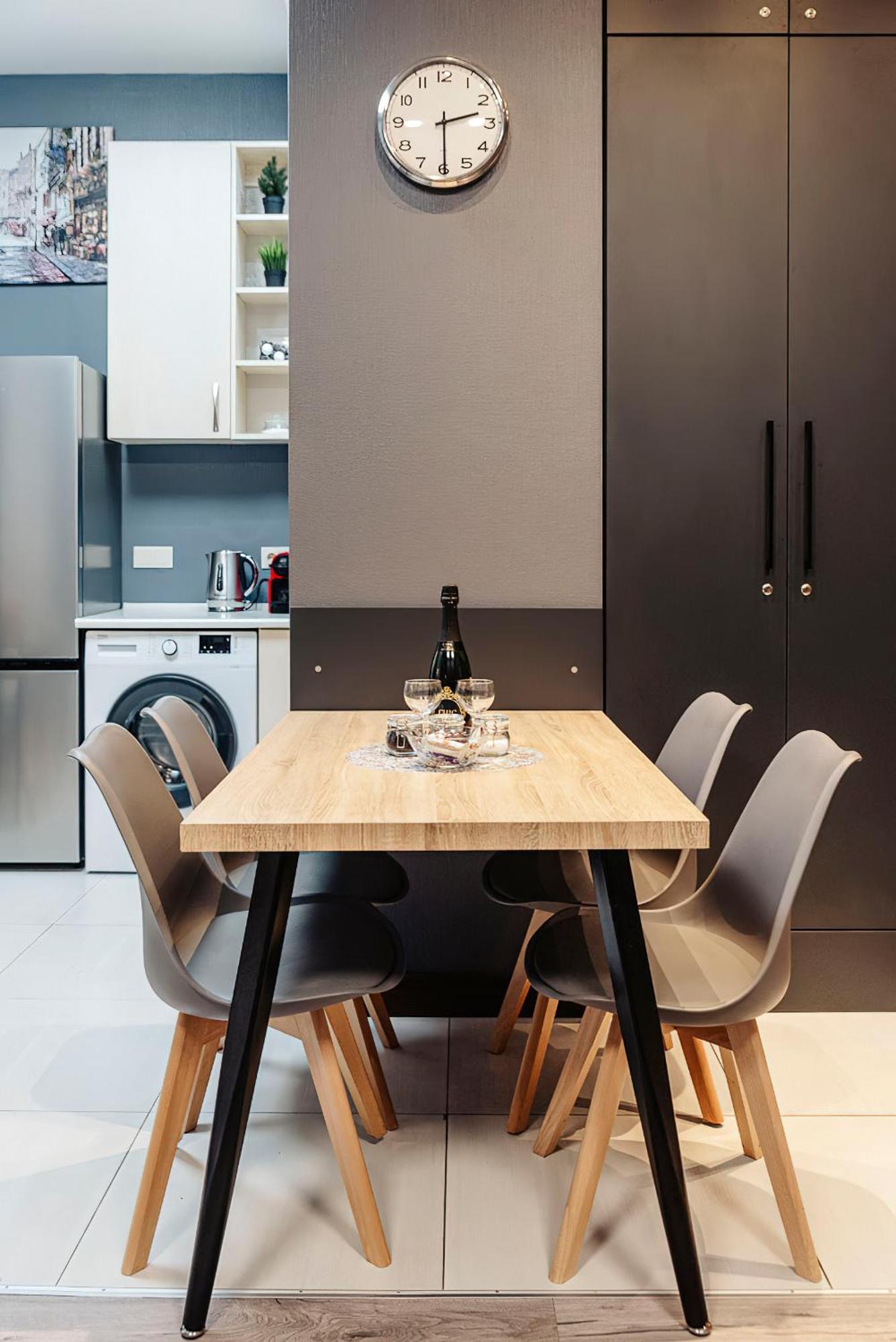 Riga Central Apartments - Skolas Str. Parking Nearby Екстер'єр фото